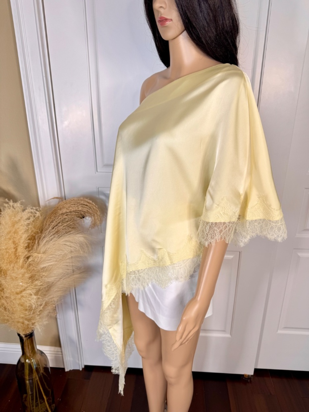 ASYMMETRICAL ONE SLEEVE LACE TRIM LIGHT YELLOW TOP - NWT - Picture 6 of 14